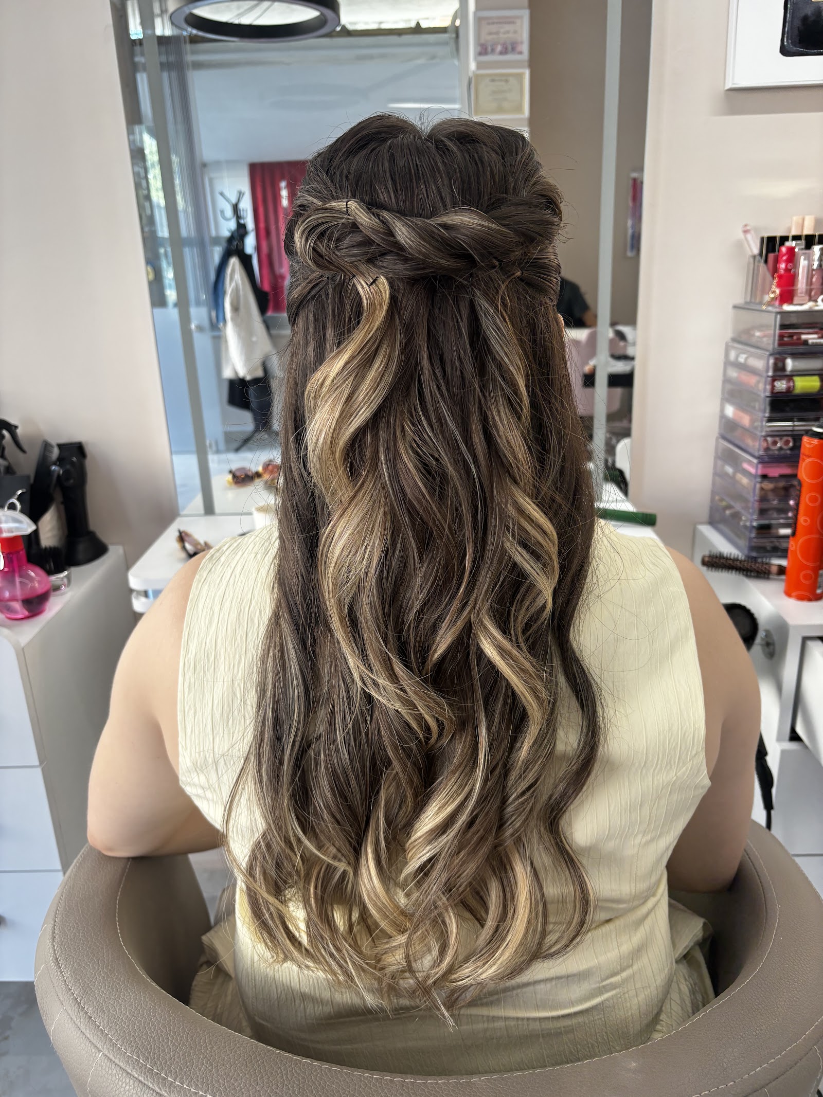 Bellis Hair makeup studio