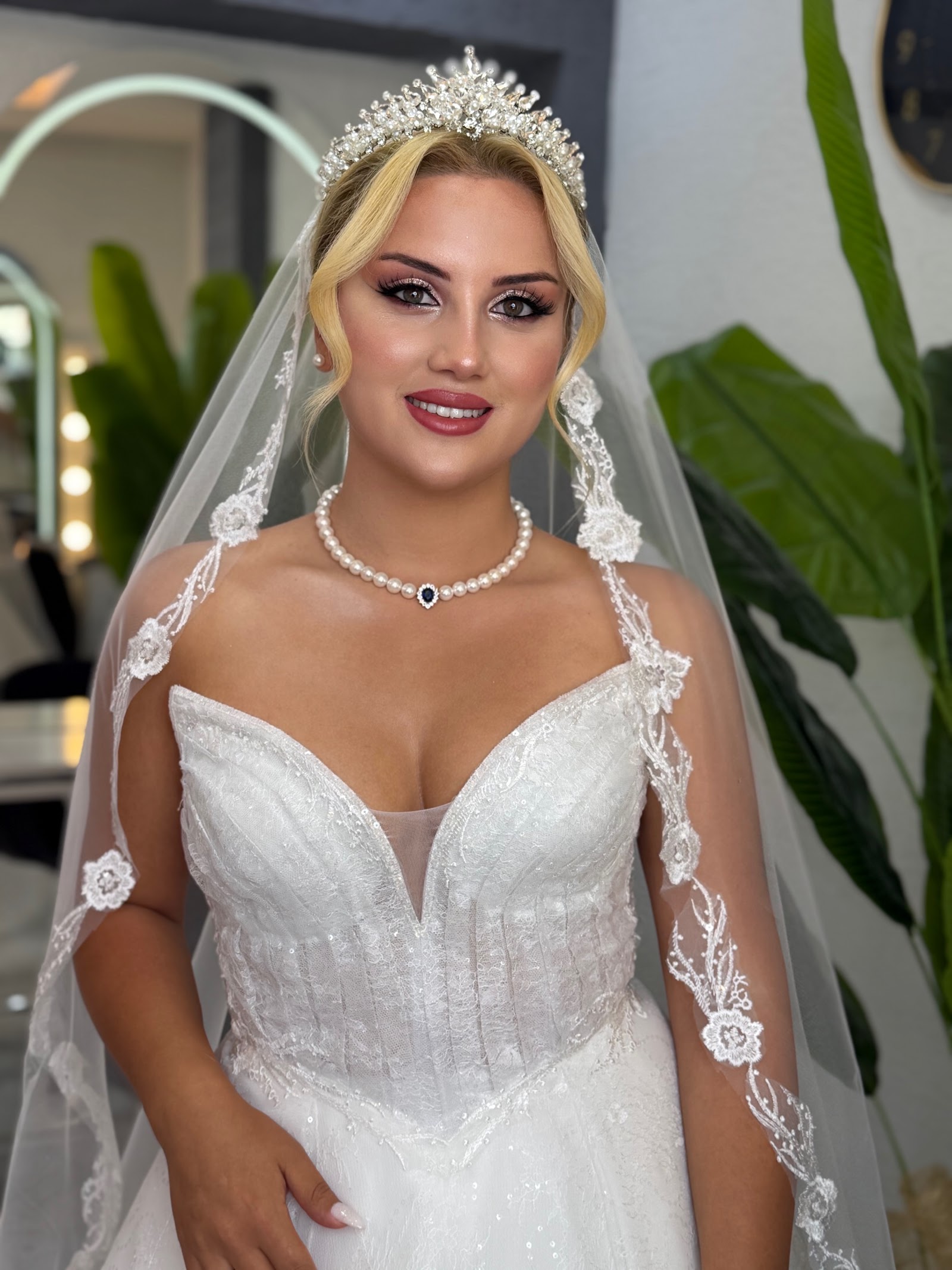 Elif Ünal Hair Makeup Studio