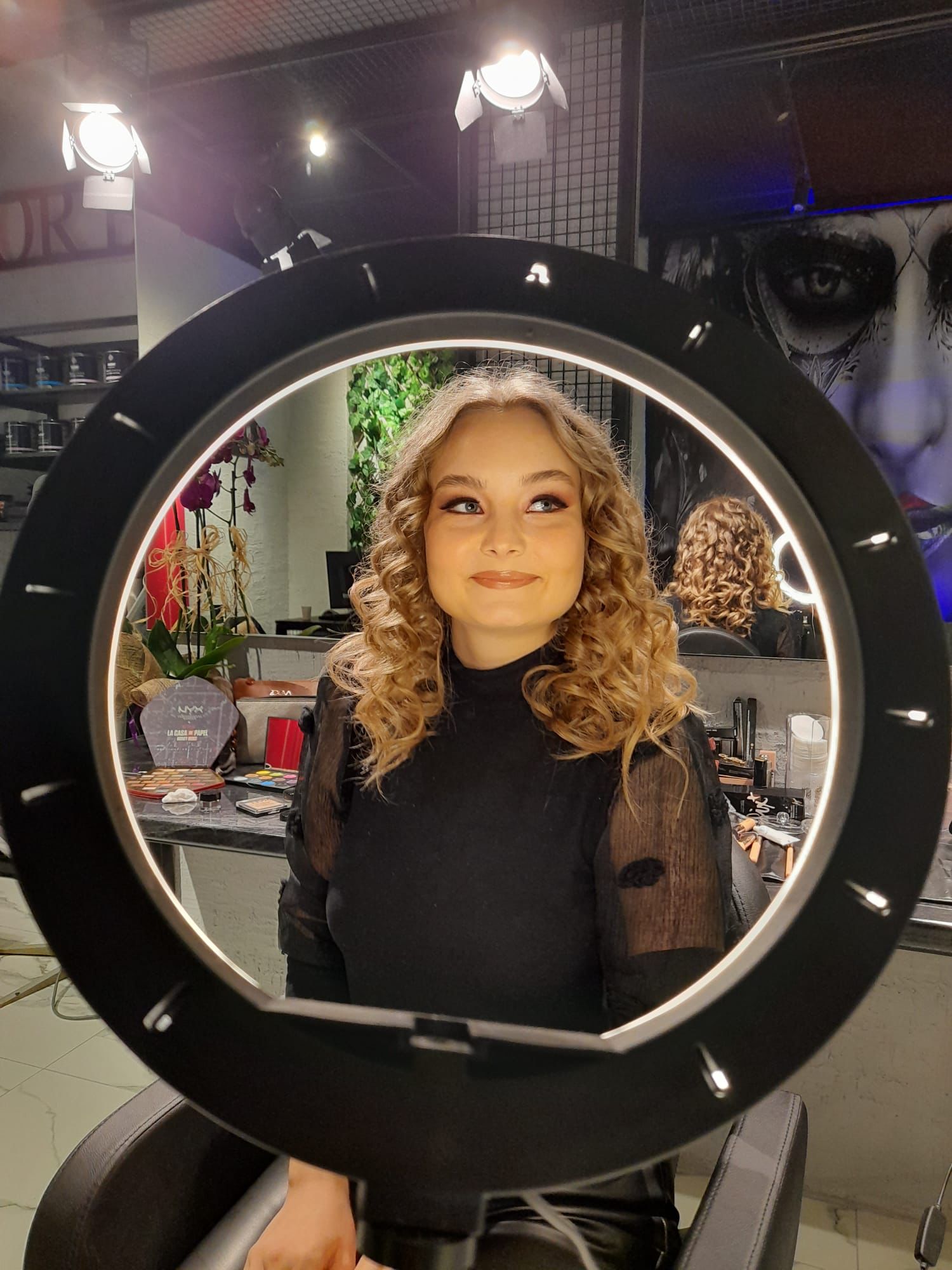 Queen hair makeup studio