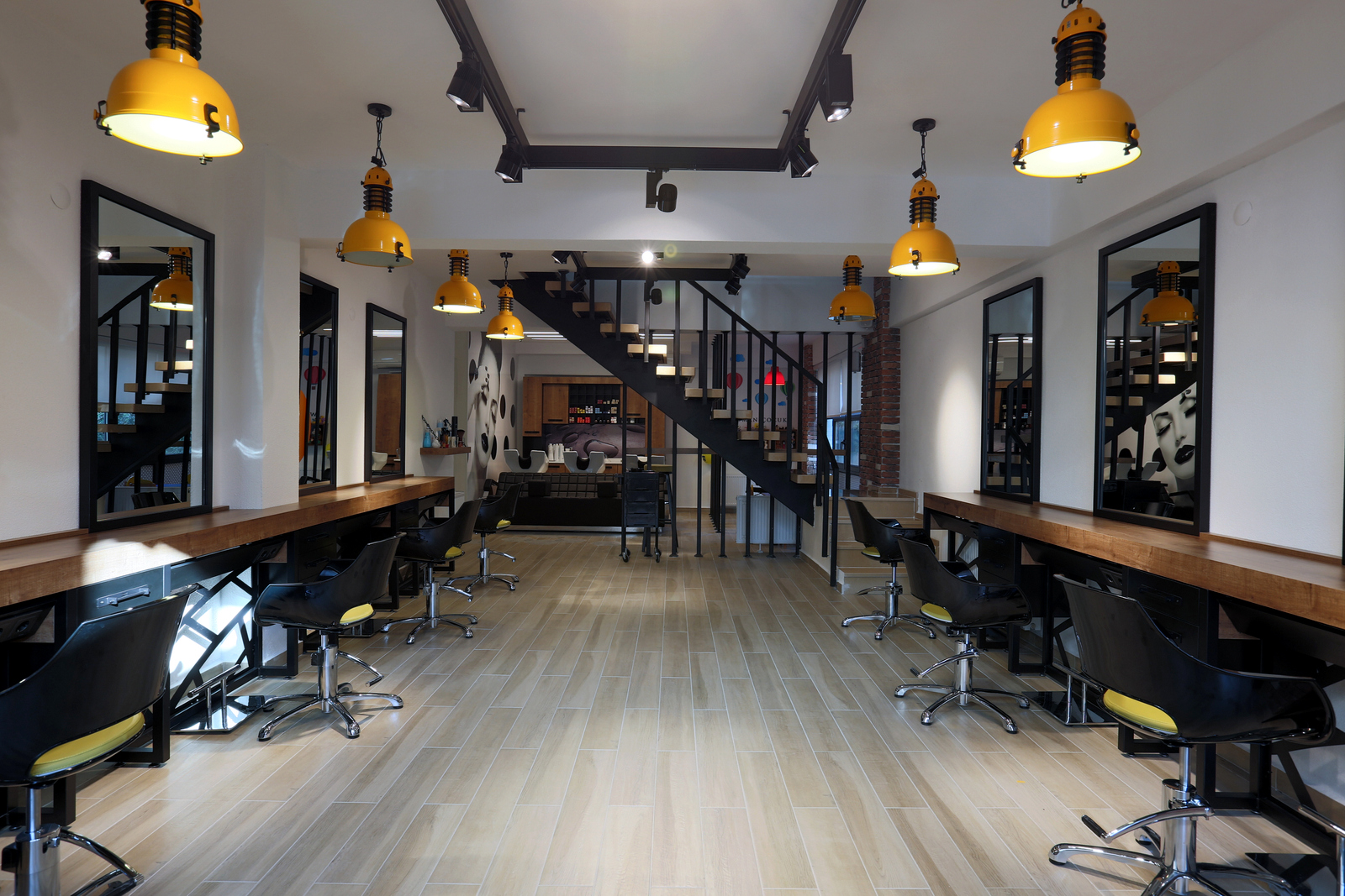 salonwoman