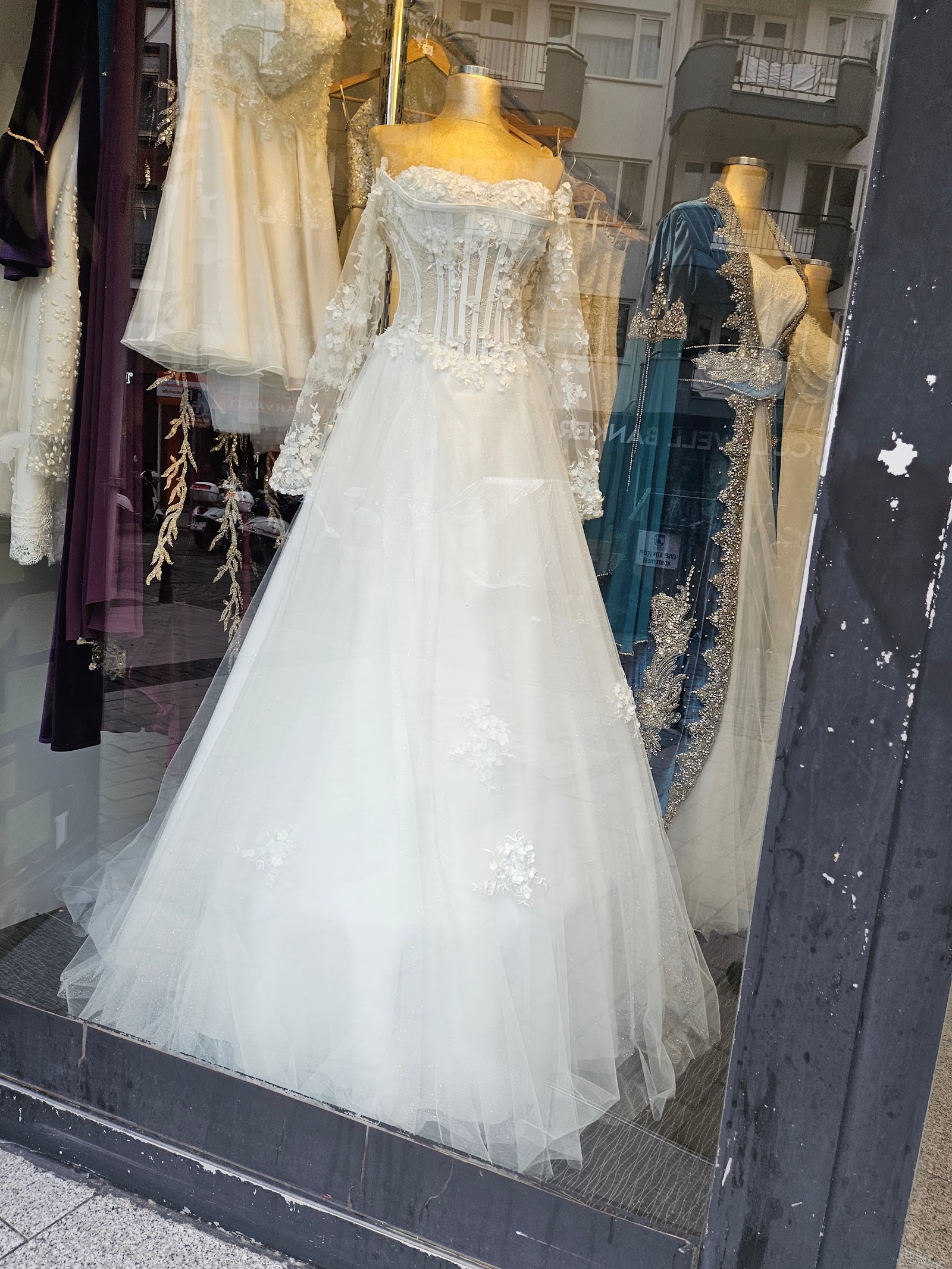 Tülay Gelinlik Moda Evi